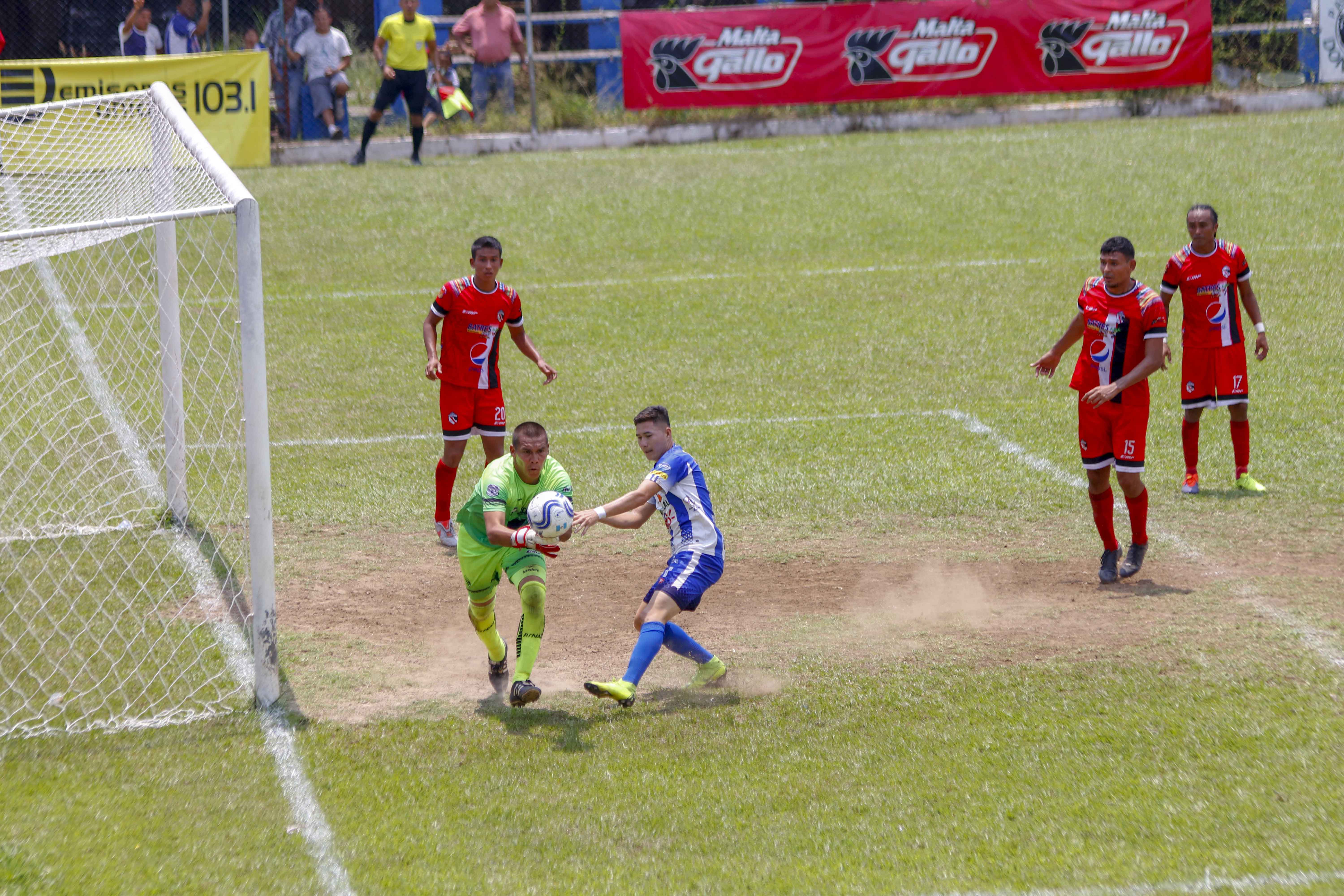 En el partido de la fecha 15 del grupo A del Clausura 2019 entre Deportivo Reu y Quiché FC, el conjunto visitante utilizó a dos jugadores con otra identidad (Foto Prensa Libre: Rolando Miranda) 