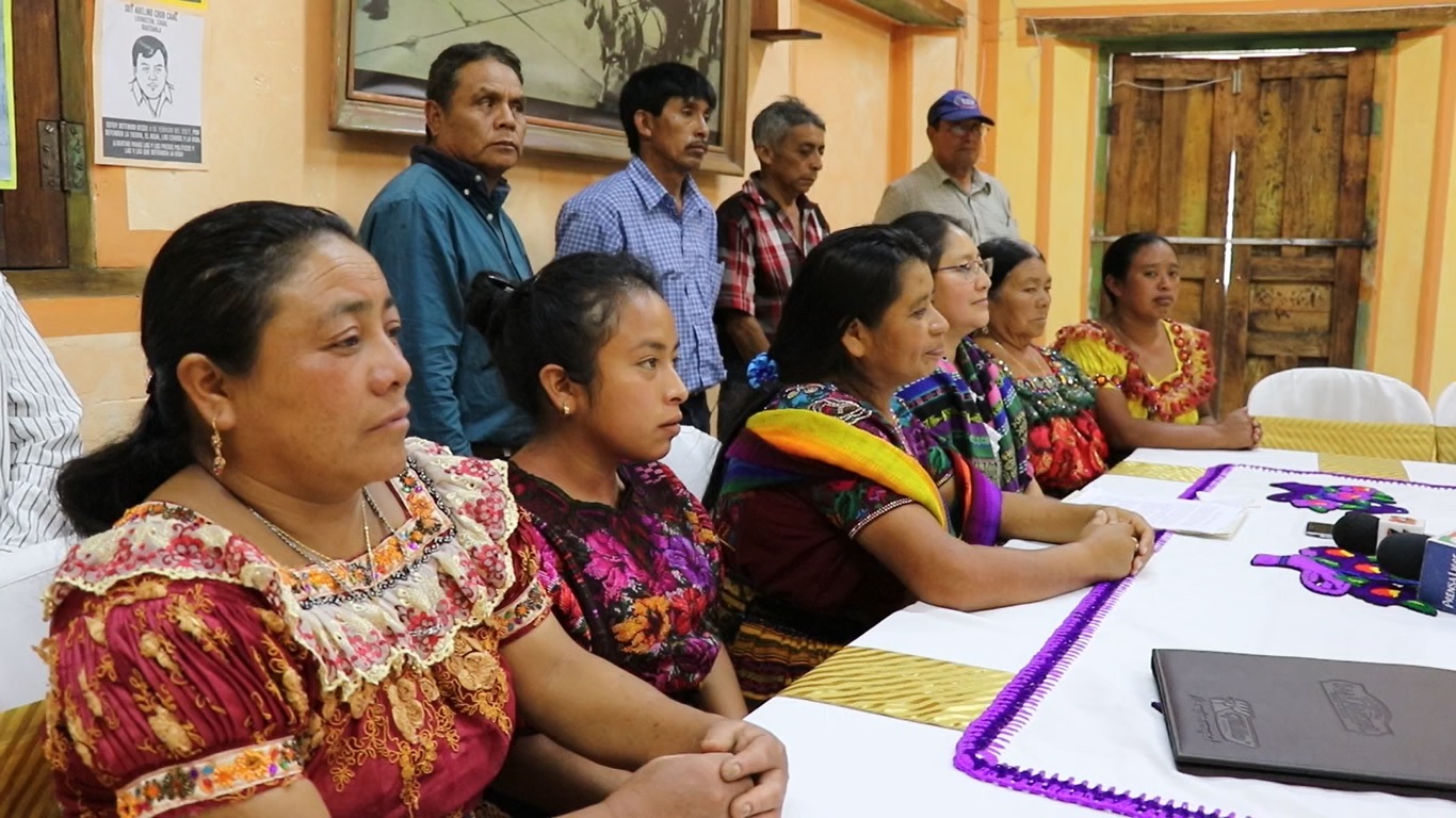 Mujeres indígenas de Quiché piden analizar el voto para no elegir a funcionario corruptos (Foto Prensa Libre: Héctor Cordero)