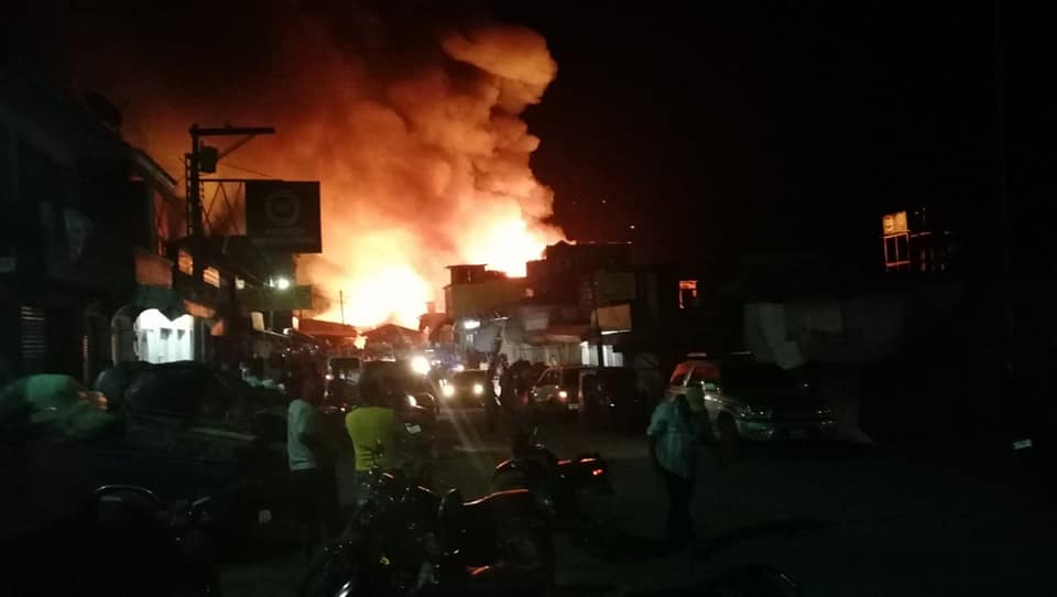 Incendio en Ixcán deja pérdidas millonarias. (Foto Prensa Libre: Héctor Cordero)