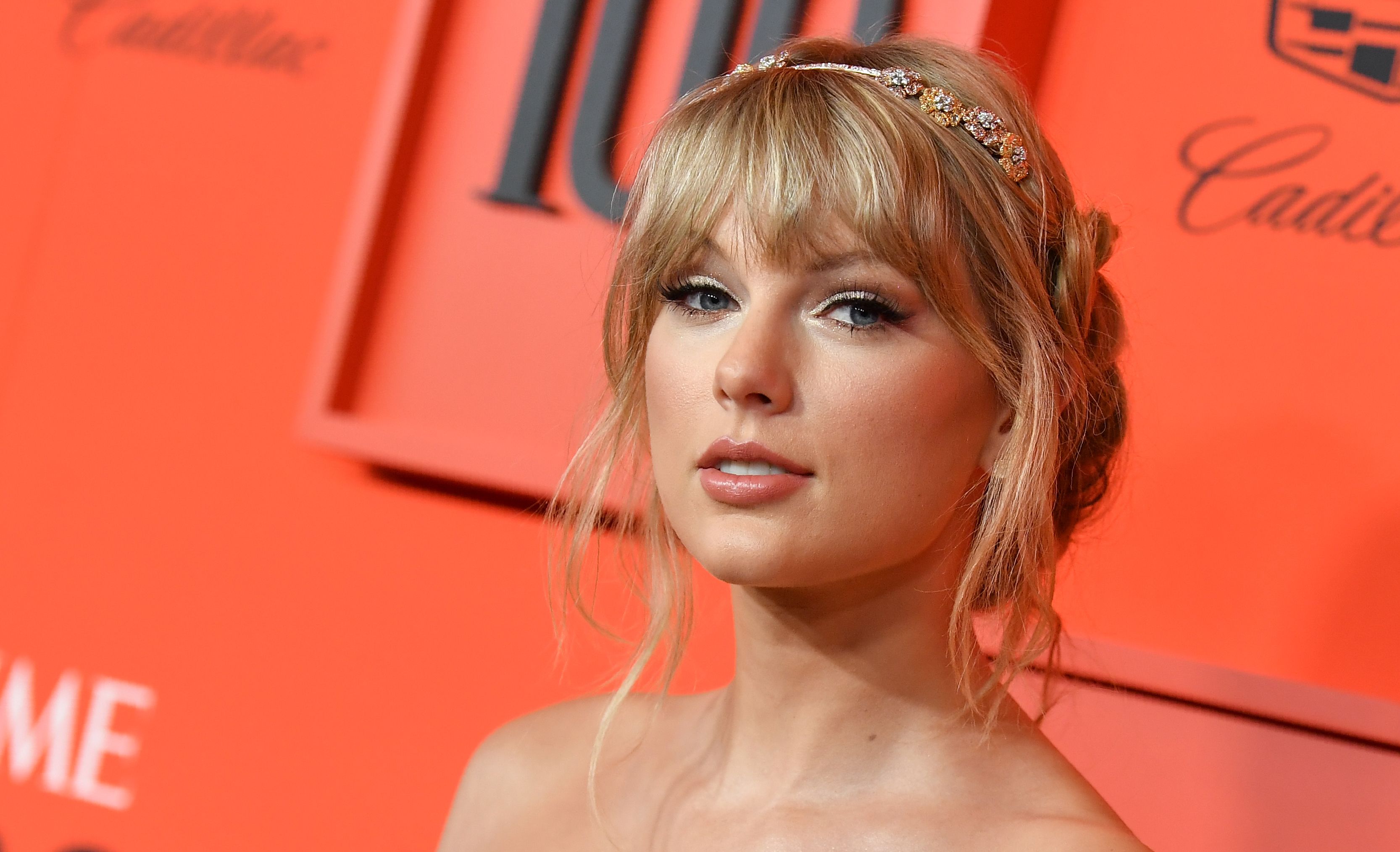 La estrella del pop Taylor Swift promociona su nuevo single, "ME!". (Foto Prensa Libre: AFP)