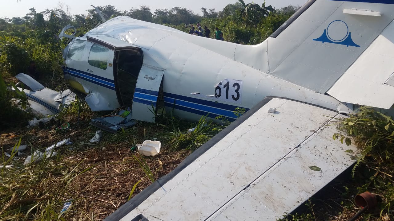 En el lugar del accidente fueron encontrados dos cadáveres, presuntos tripulantes de la aeronave. (Foto: Ejército de Guatemala)