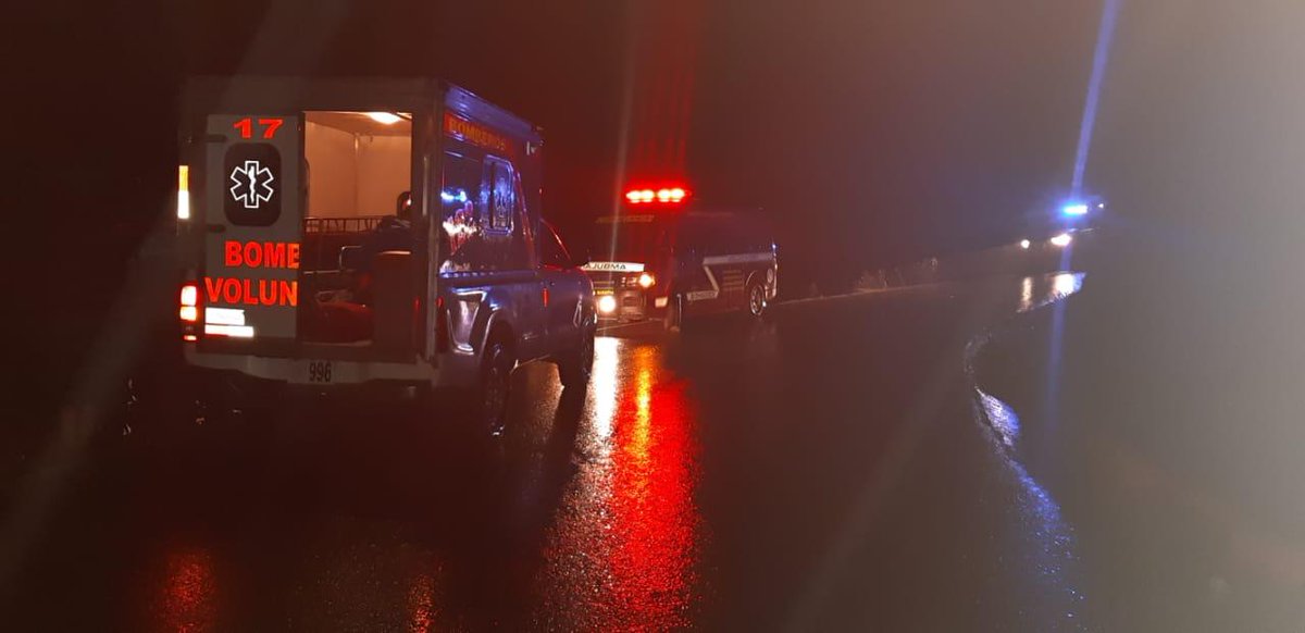 El accidente sucedió en el kilómetro 293 de la ruta Nacional 9, hacia el Mirador Juan Diéguez Olaverri. (Foto Prensa Libre: Mike Castillo)