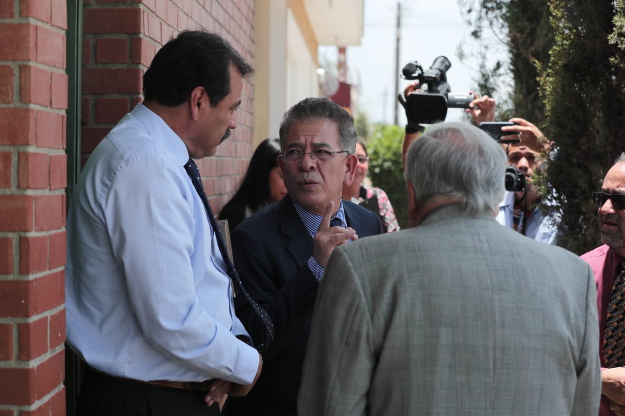El juez Miguel Gálvez visitó la casa donde fue vista por última vez Cristina Siekavizza en 2011. (Foto Prensa Libre: Juan Diego González)