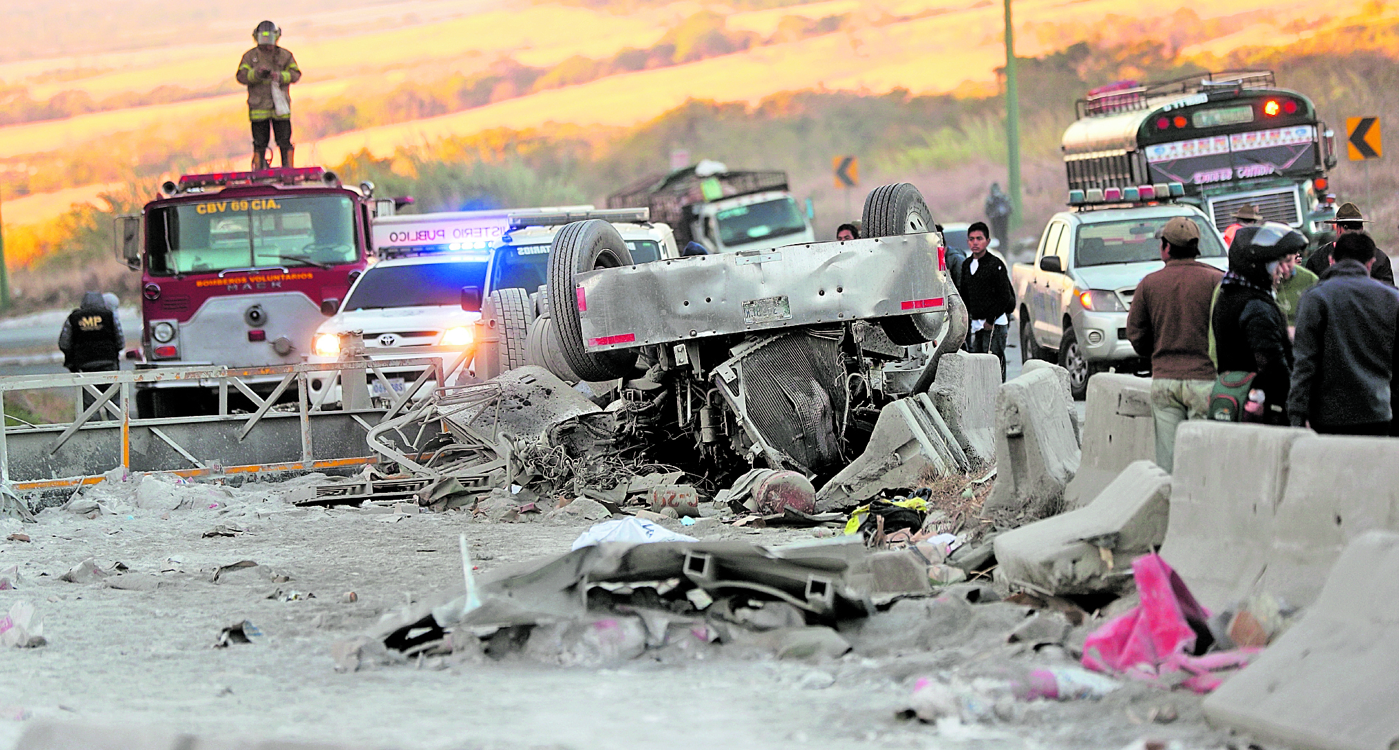 Este año va en incremento la cantidad de personas muertas en accidentes, según el departamento de Tránsito de la PNC.(Foto Prensa Libre: Hemeroteca PL)