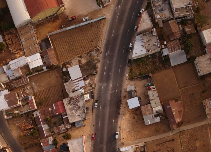 Vista aérea de una parte del tramo en donde ocurrió la tragedia en Nahualá. (Foto Prensa Libre: Carlos Hernández)