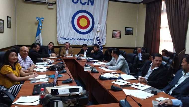 Diputados de la UCN también se distanciaron del candidato mario Estrada. (Foto Prensa Libre: Hemeroteca PL)