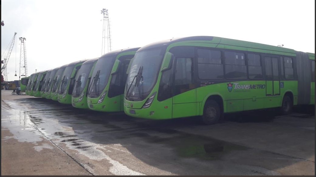 Los 35 buses articulados que arribaron desde Brasil serán utilizados en las distintas rutas del Transmetro.(Foto Prensa Libre: cortesía)