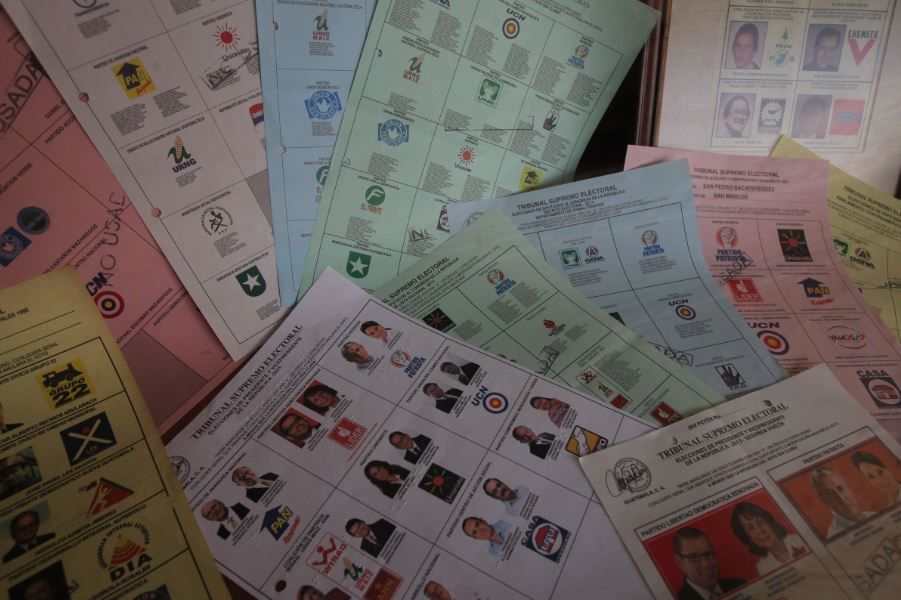 La Constitución da a los vicepresidentes importantes tareas en funciones de coordinación de políticas públicas. (Foto Prensa Libre: Hemeroteca PL)