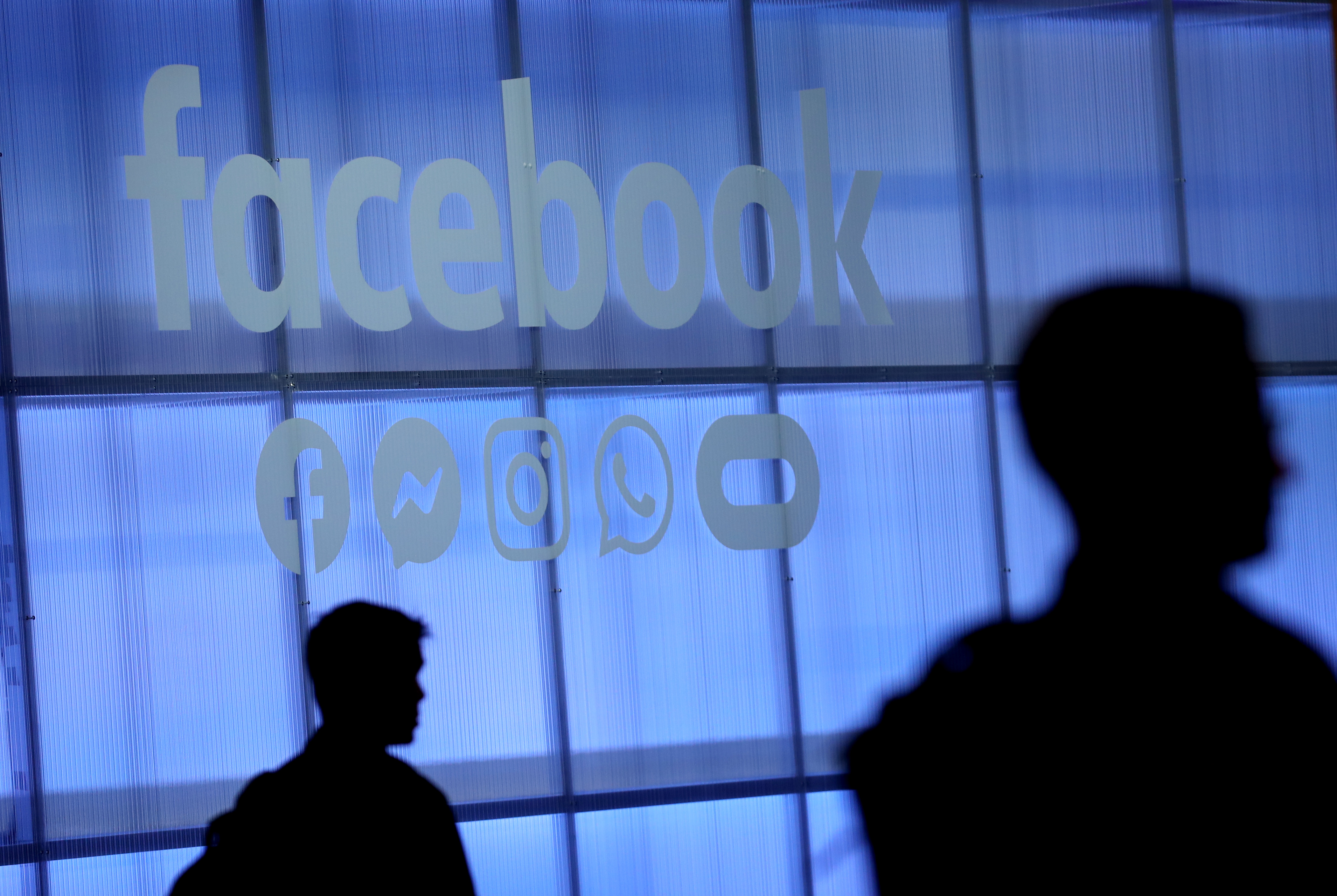 Facebook busca evitar contenido que incite al odio o la violencia. (Foto Prensa Libre: AFP)
