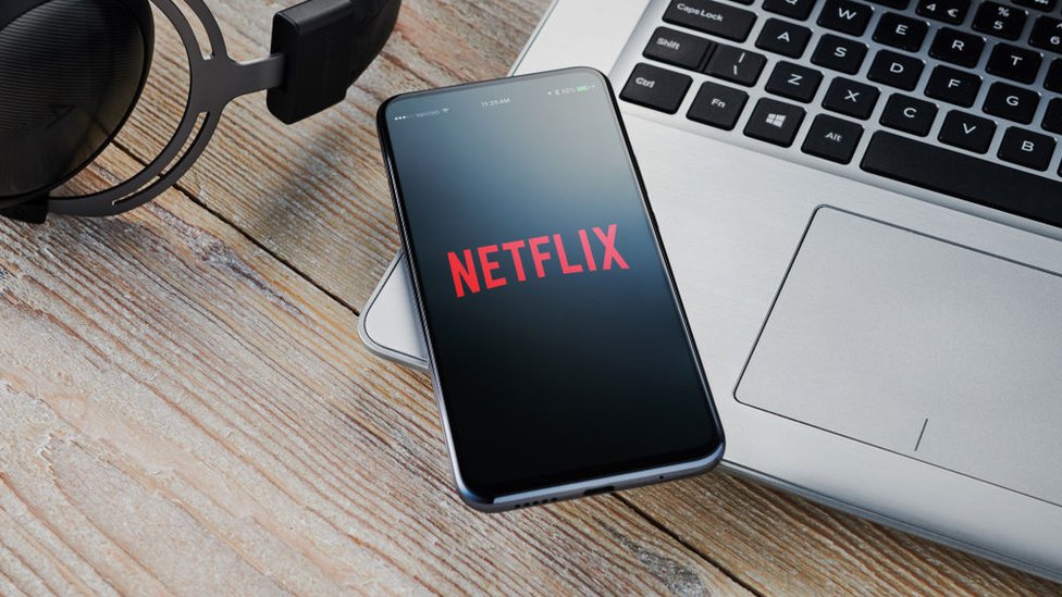 Millones de personas siguen las series y películas de Netflix. (Foto Prensa Libre: Getty Images)