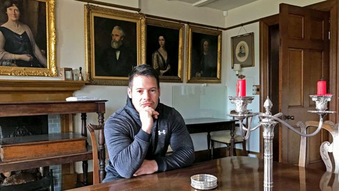 Jordan Adlard Rogers intentó muchas veces hacerse una prueba de ADN con su padre, pero solo pudo hacerse hasta que éste murió. (Foto Prensa Libre: Cornwall Live)