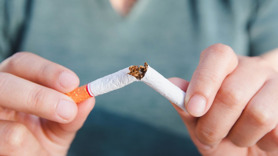 Solo unos minutos después de dejar de fumar el cuerpo ya nota la diferencia. (Foto Prensa Libre: Getty Images)