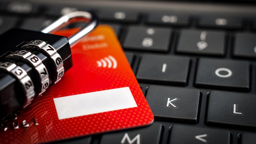 Los estafadores saben muy bien qué estrategias utilizar para acceder a tu dinero. (Foto Prensa Libre: Getty Images)