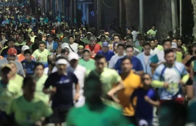 Se espera la participación de unos 10 mil corredores en la 10k nocturna en la ciudad de Guatemala. (Foto Prensa Libre: Hemeroteca PL). 