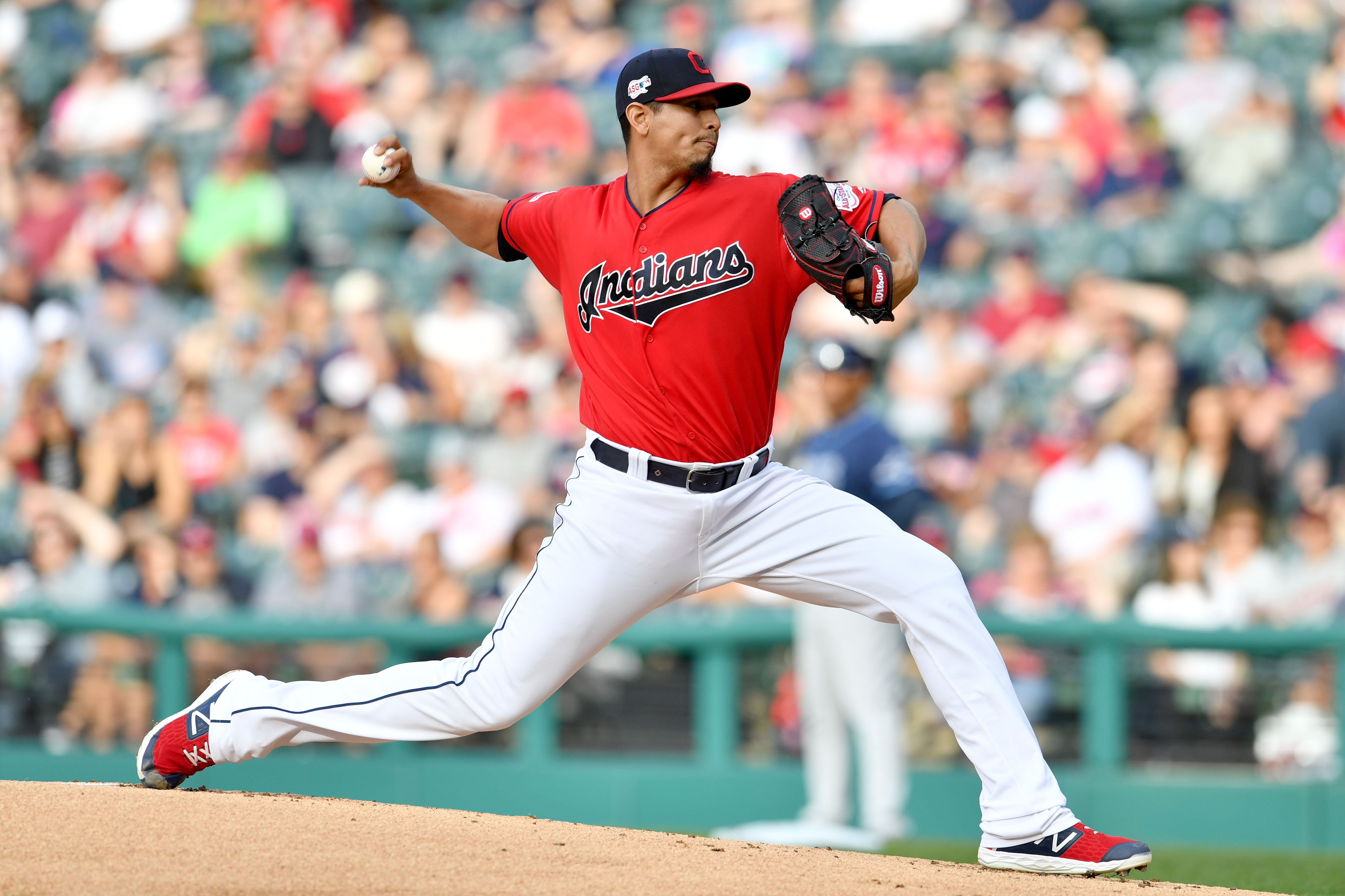 El lanzador Carlos Carrasco de los Indios de Cleveland confiesa que padece leucemia. (Foto Prensa Libre: AFP)