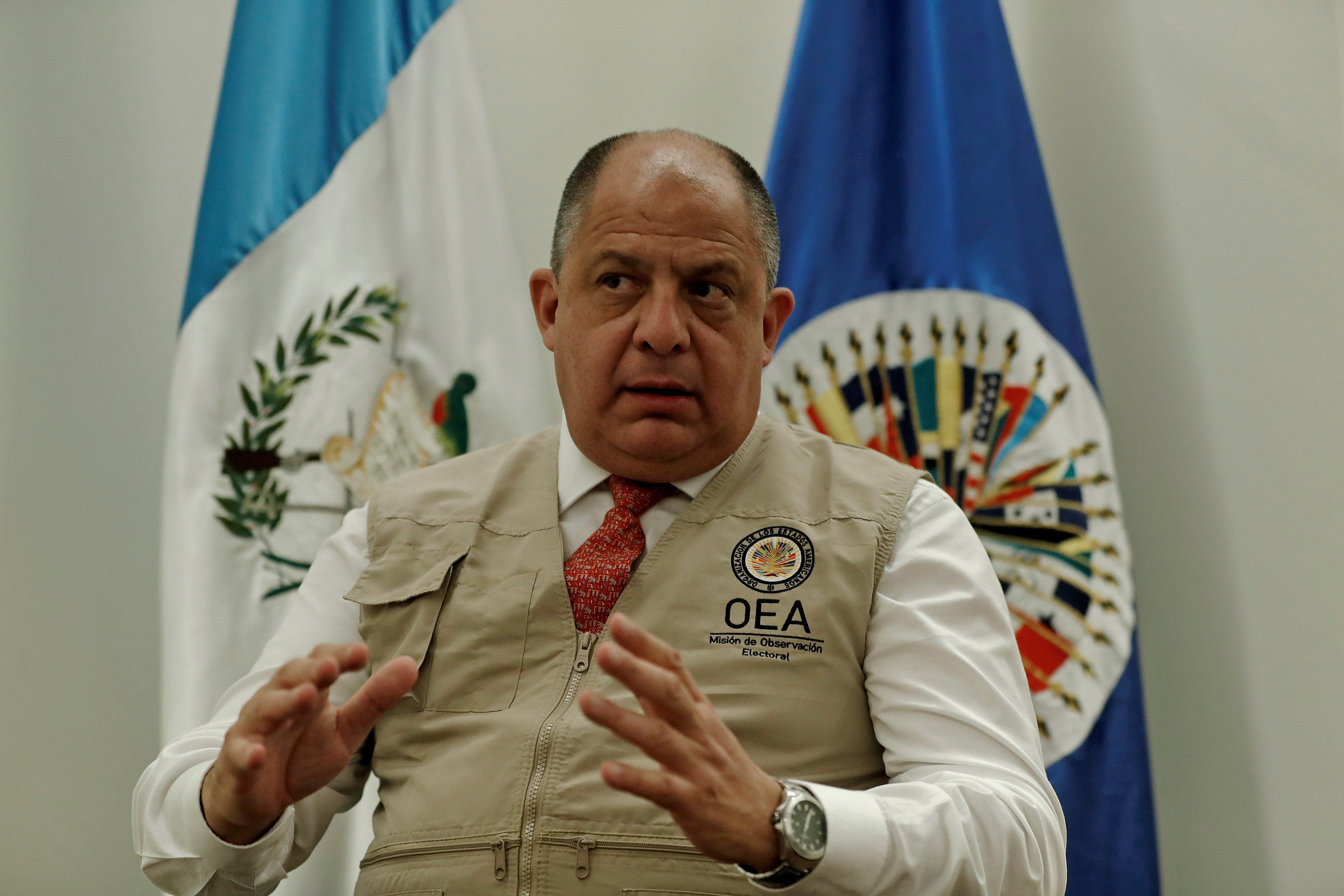 El jefe de la misión electoral de la Organización de Estados Americanos (OEA) y expresidente de Costa Rica, Luis  Guillermo Solís. (Foto Prensa Libre: EFE)