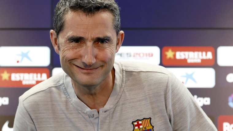 El técnico del Barcelona Ernesto Valverde confiesa que no ha podido olvidar el partido frente al Liverpool. (Foto Prensa Libre: EFE)