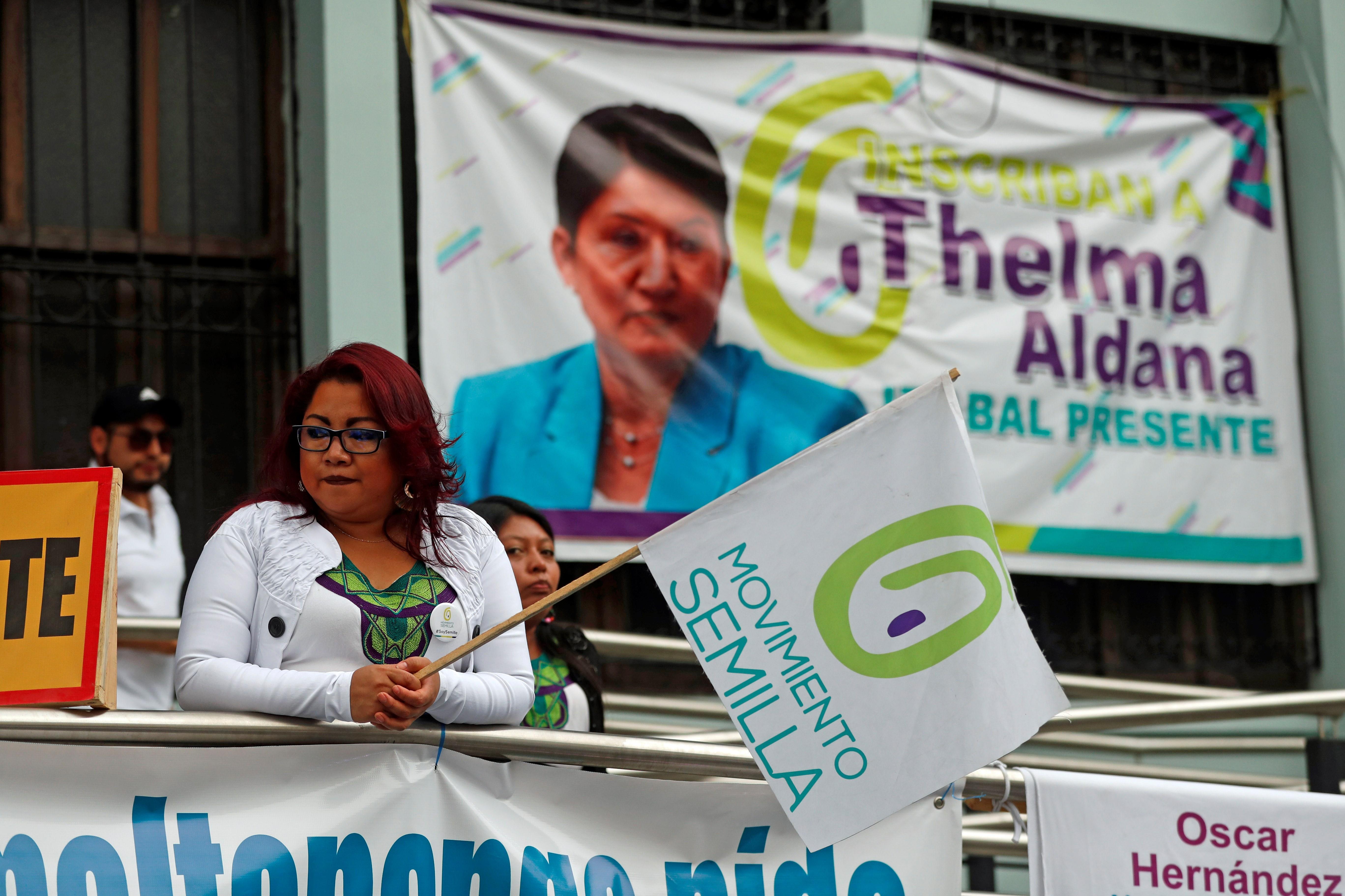 Simpatizantes de Semilla y Thelma Aldana pedían su inscripción, pero la CC la rechazó. (Foto Prensa Libre: EFE)