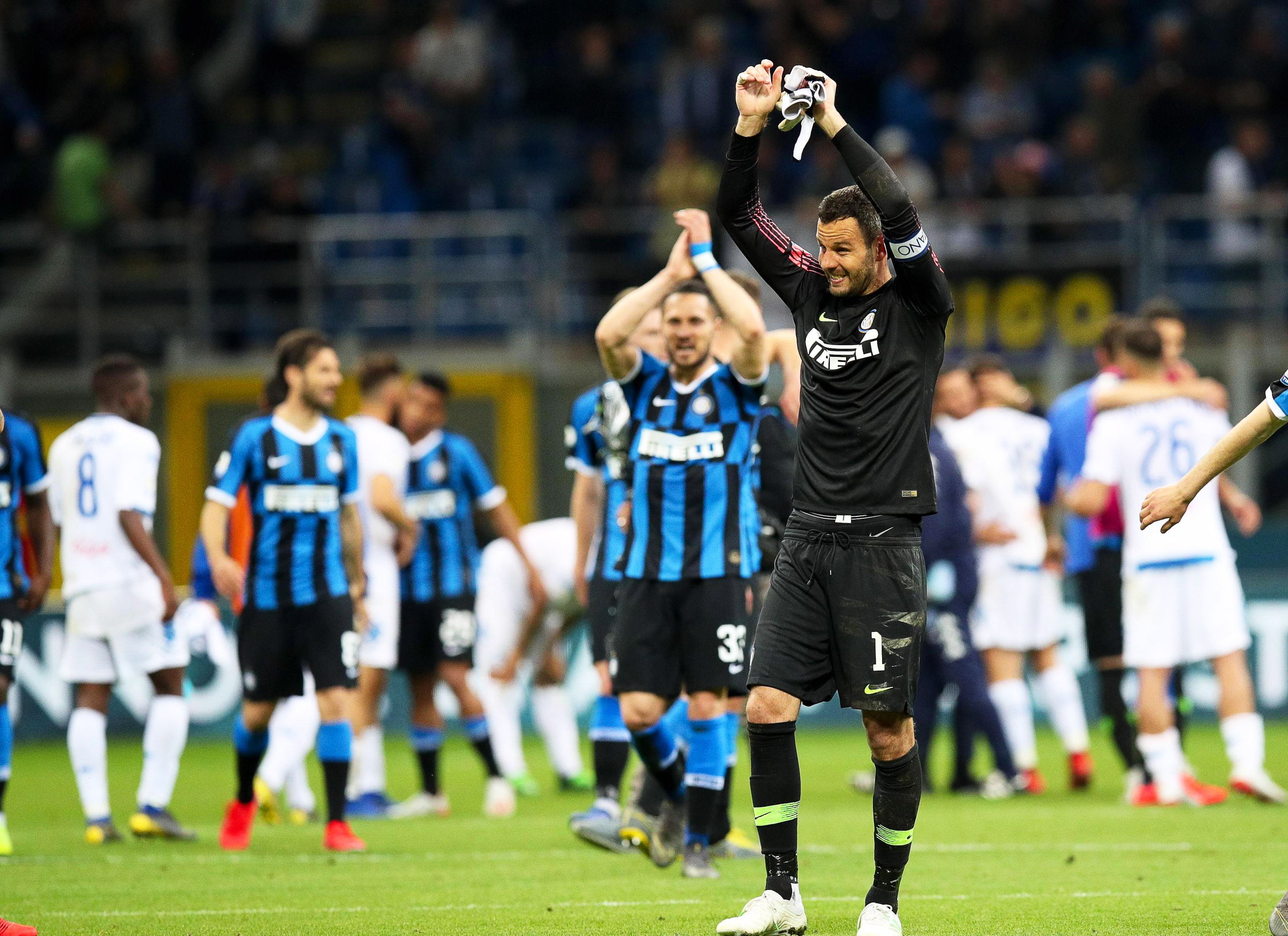 Los jugadores del Inter de Milán festejaron así. (Foto Prensa Libre: EFE)
