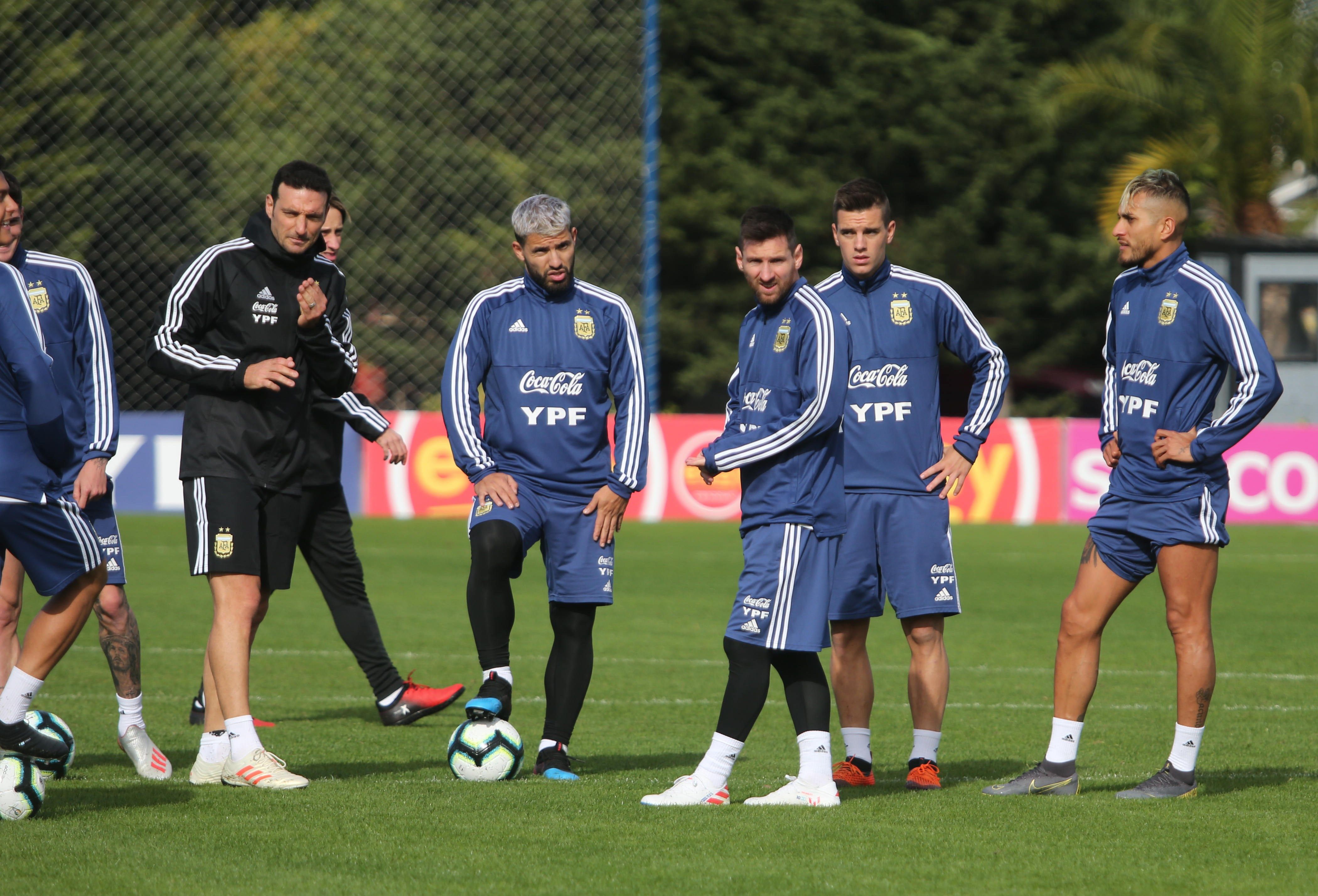 Lionel Messi trabajó hoy con la Selección de Argentina. (Foto Prensa Libre: EFE)