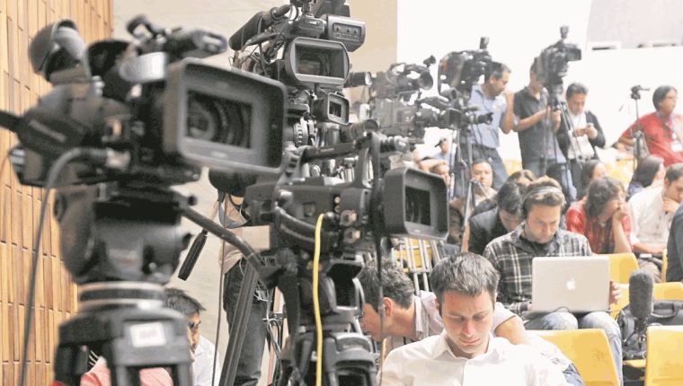 En el Día Mundial de la Libertad de Prensa la APG pide al Gobierno que frene su actitud agresiva en contra de los periodistas y medios de comunicación independientes. (Foto Prensa Libre: Hemeroteca PL)