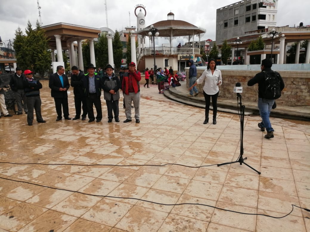 
Cabildo Abierto de Prensa Libre y Noticiero Guatevisión se transmitió desde el parque central de Totonicapán. (Foto Prensa Libre: María José Longo)
