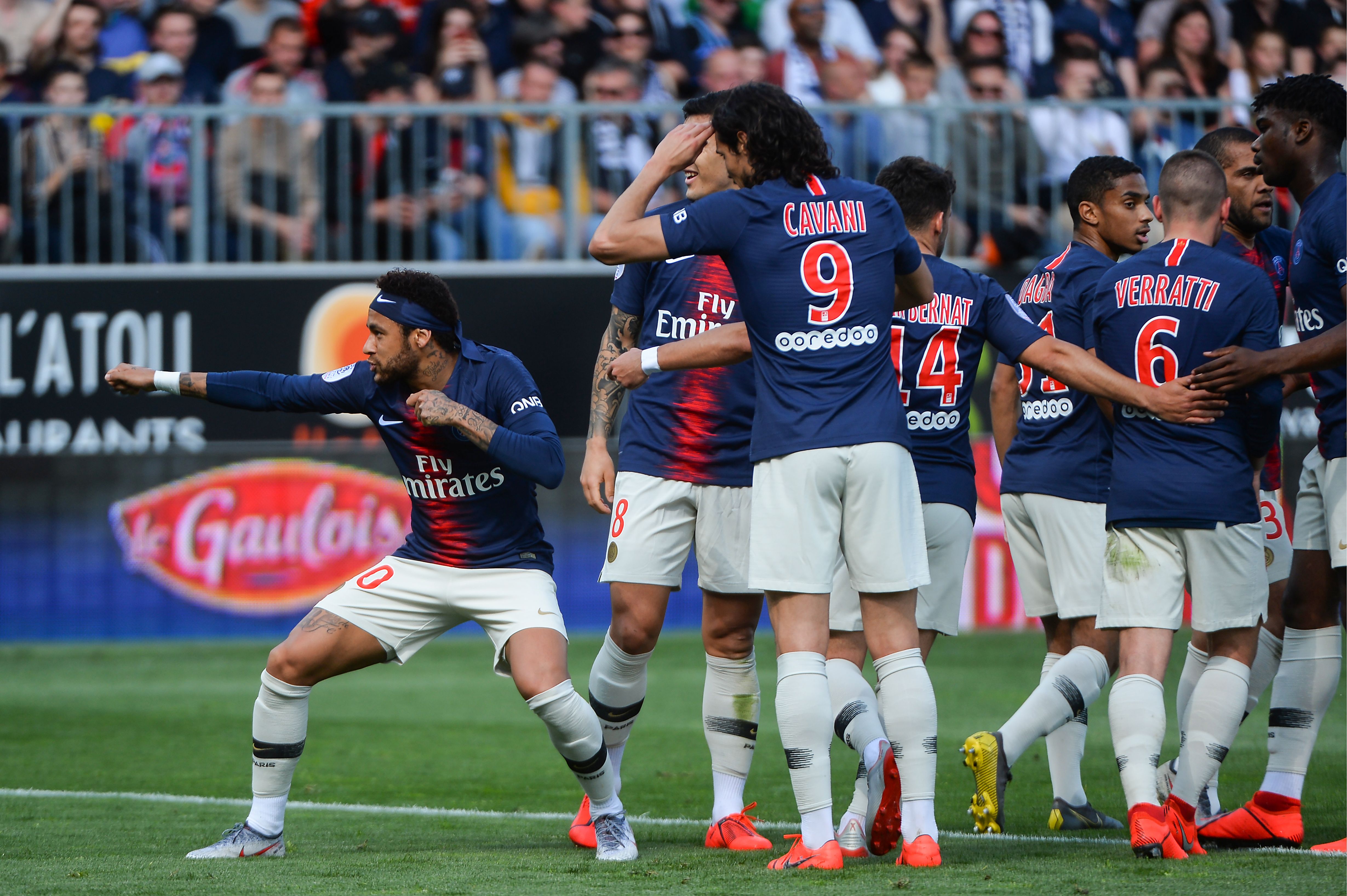 El brasileño Neymar anotó y fue la figura del PSG con Ángel Di María. (Foto Prensa Libre: AFP)