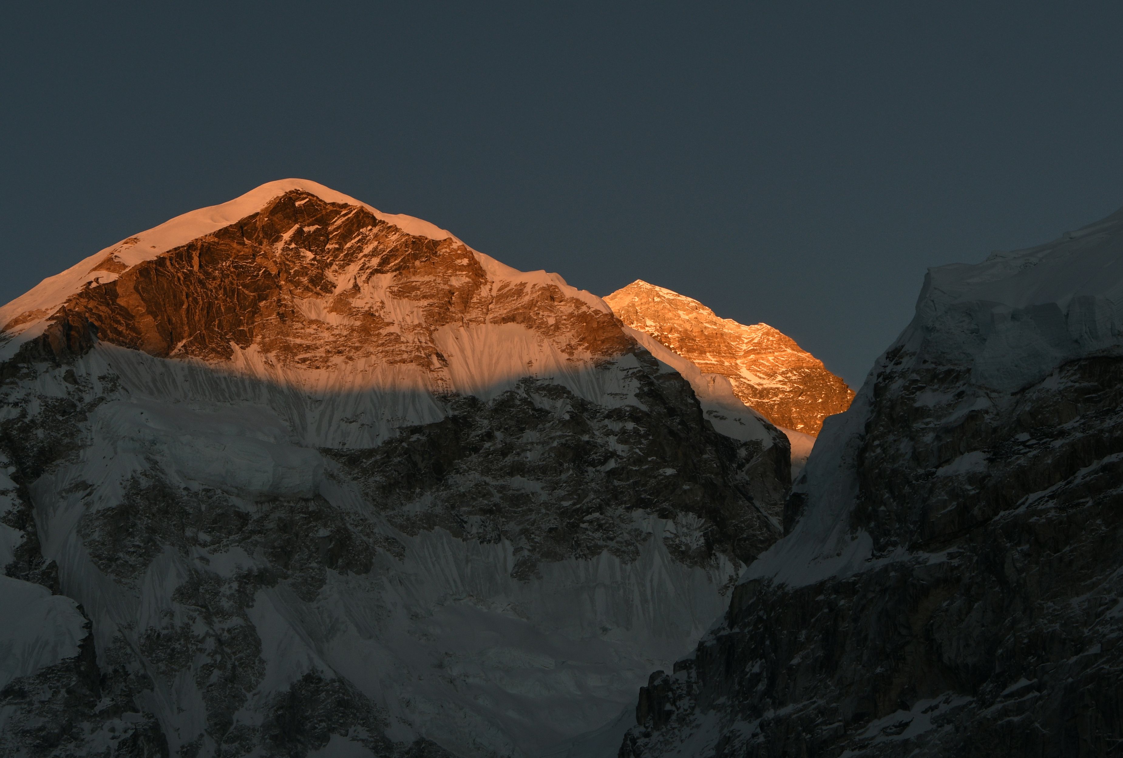 El Monte Everest se cobró dos víctimas mortales más. (Foto Prensa Libre: AFP)