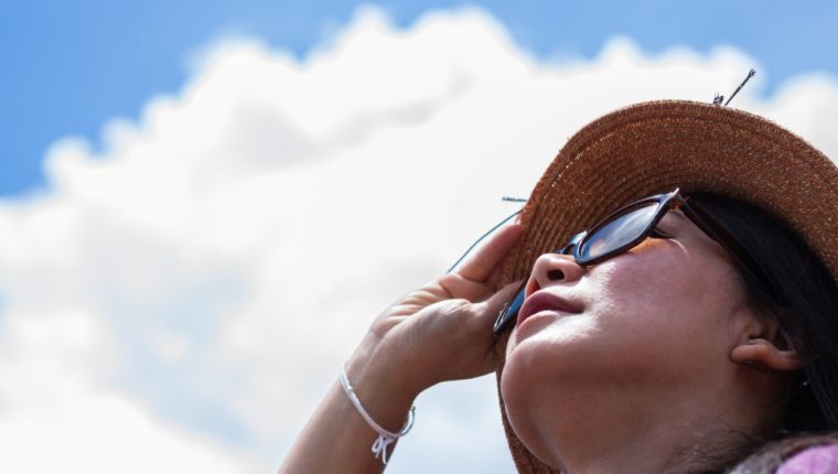 Socorristas recomiendan no estar much0 tiempo expuesto a los rayos del sol. (Foto Prensa Libre: Hemeroteca PL). 