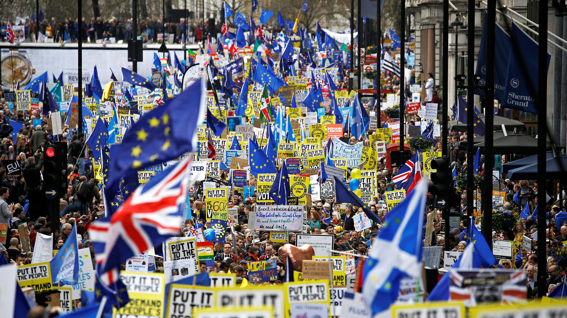 Grupos han pedido en varias ocasiones que se realice un segundo referendum para decidir a respecto de la salida del Reino Unido de la UE. (Foto, Prensa Libre: Hemeroteca PL).
