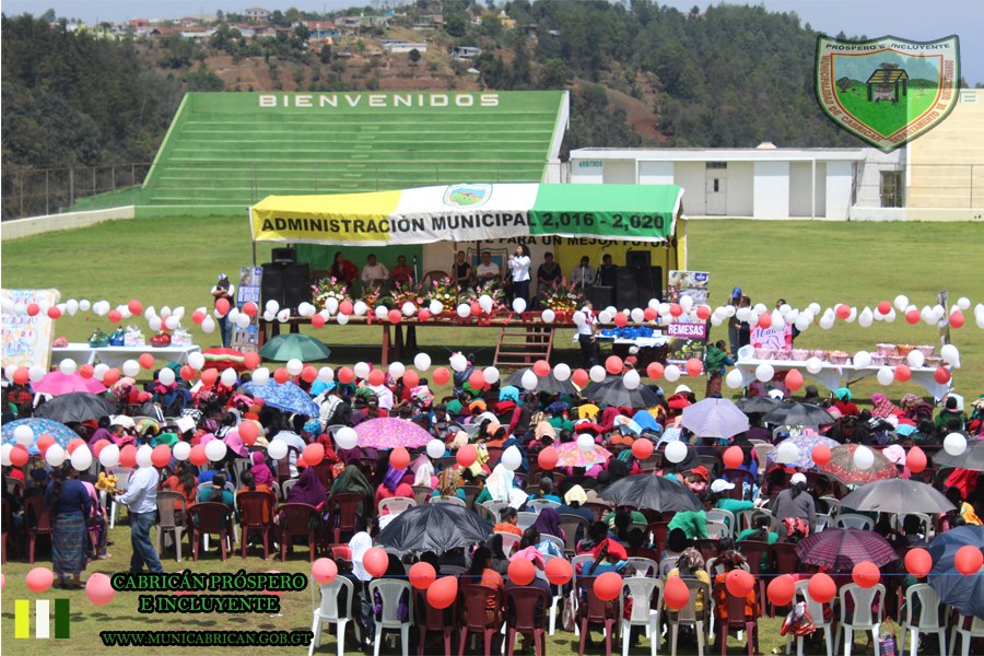 La Municipalidad de Cabricán organizó la celebración para las madres. (Foto Prensa Libre) 