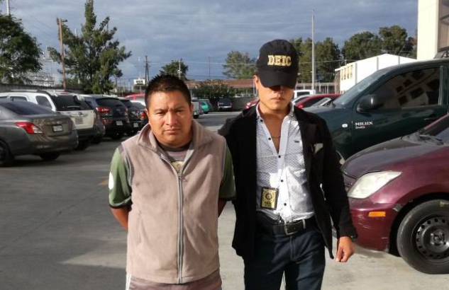Francisco Raguex Calel al momento de su captura en la zona 7 de la capital en noviembre del 2017, la detención fue por la muerte de su esposa. (Foto Prensa Libre: PNC). 