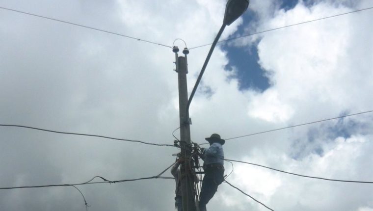 El amparo de la CC ordena evitar cortes de energía en Suchitepéquez y Sololá. (Foto Prensa Libre: Hemeroteca PL). 