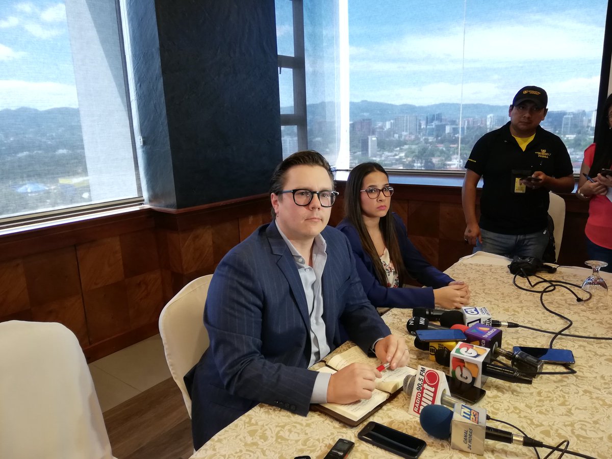Juan Carlos Tefel del Carmen, presidente del Cacif, durante la conferencia de prensa. (Foto Prensa Libre: Urías Gamarro).