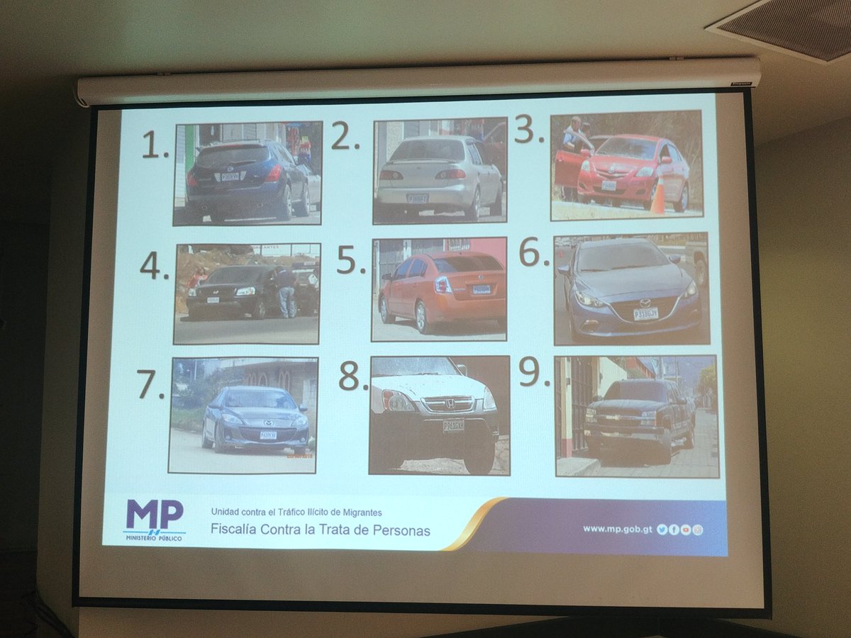 Algunos de los vehículos que usaba la banda para trasladar a migrantes caribeños, sudamericanos y centroamericanos. (Foto Prensa Libre: MP)