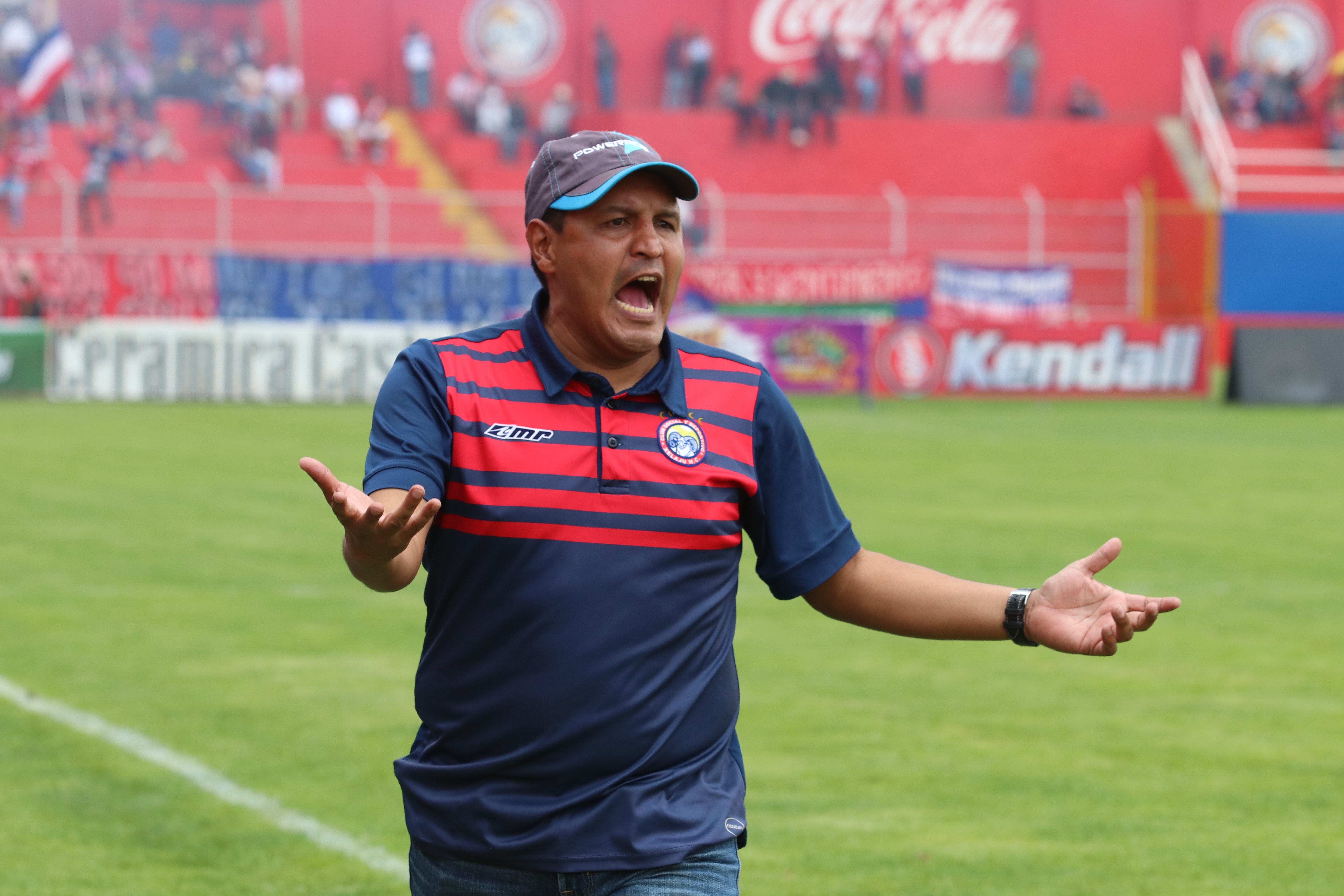 Walter Horacio González tendrá la oportunidad de diseñar el equipo según su filosofía de juego. (Foto Prensa Libre: Raúl Juárez)