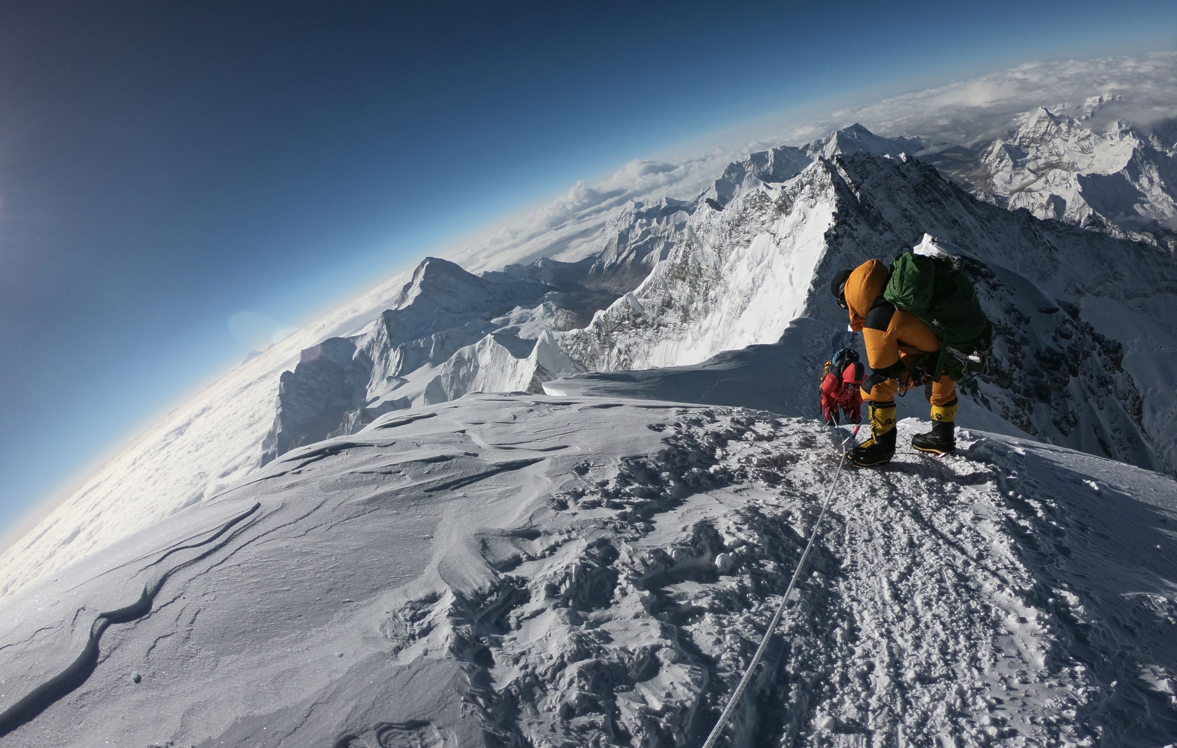 El Everest es el monte más alto del mundo y uno de los más visitados. (Foto Prensa Libre: AFP)