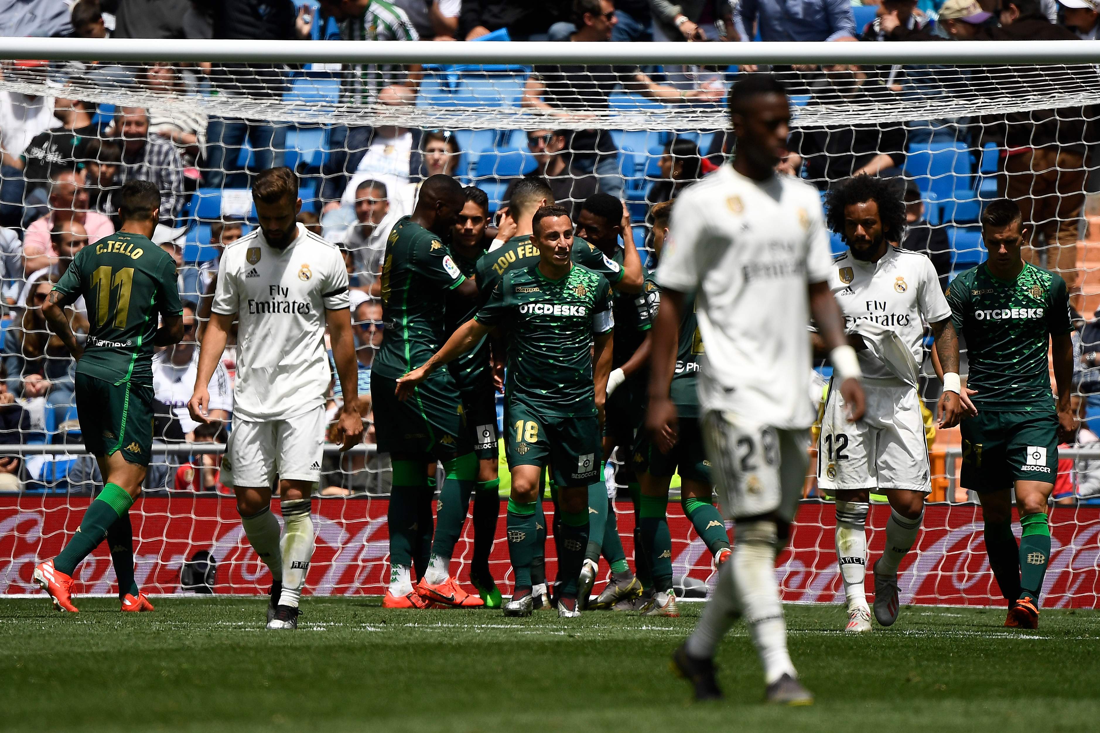 Cabizbajos, los jugadores del Real Madrid terminaron su participación en la temporada (Foto Prensa Libre: AFP).