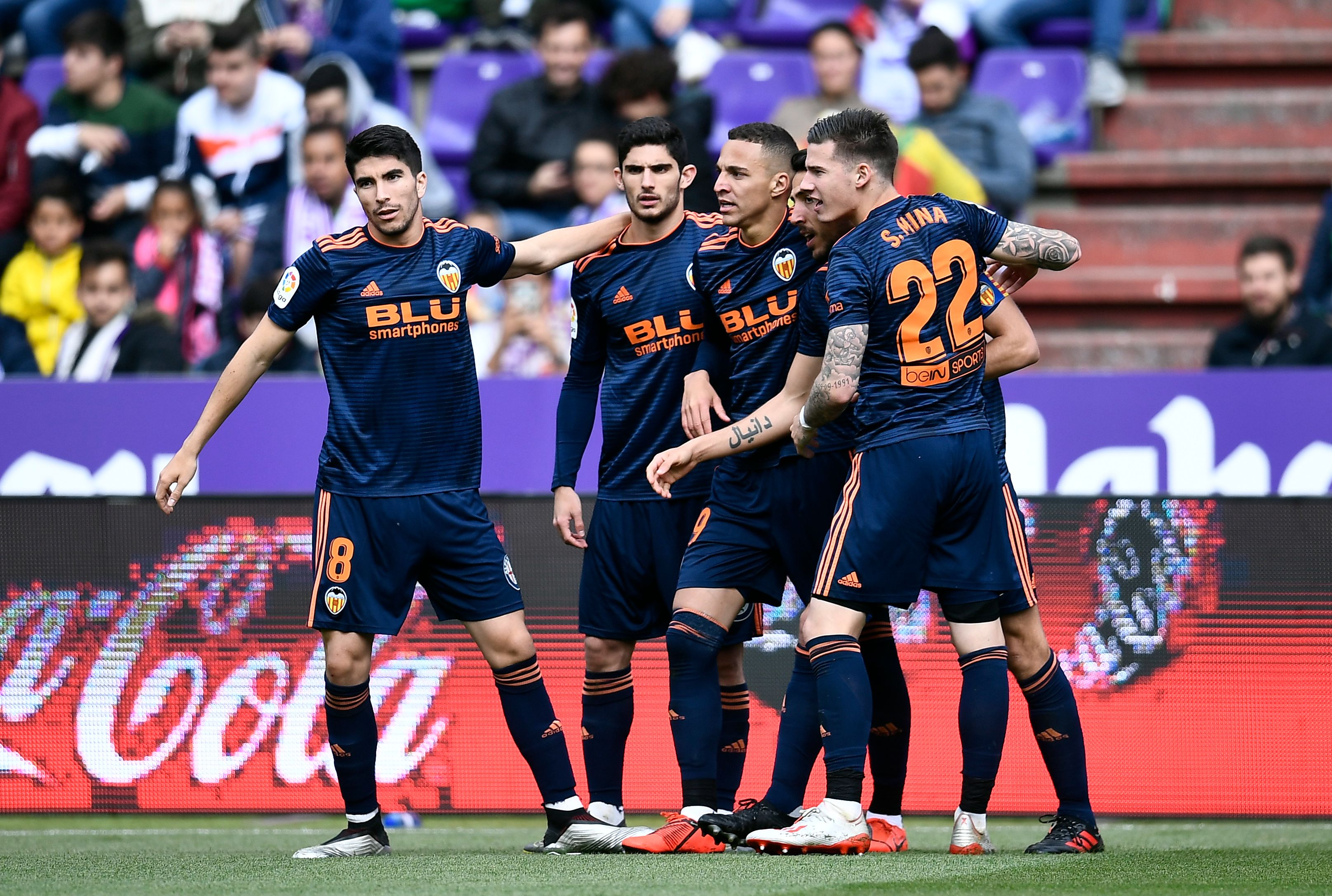 El Valencia venció 2-0 al Real Valladolid y se clasificó para la próxima Liga de Campeones. (Foto Prensa Libre: AFP). 