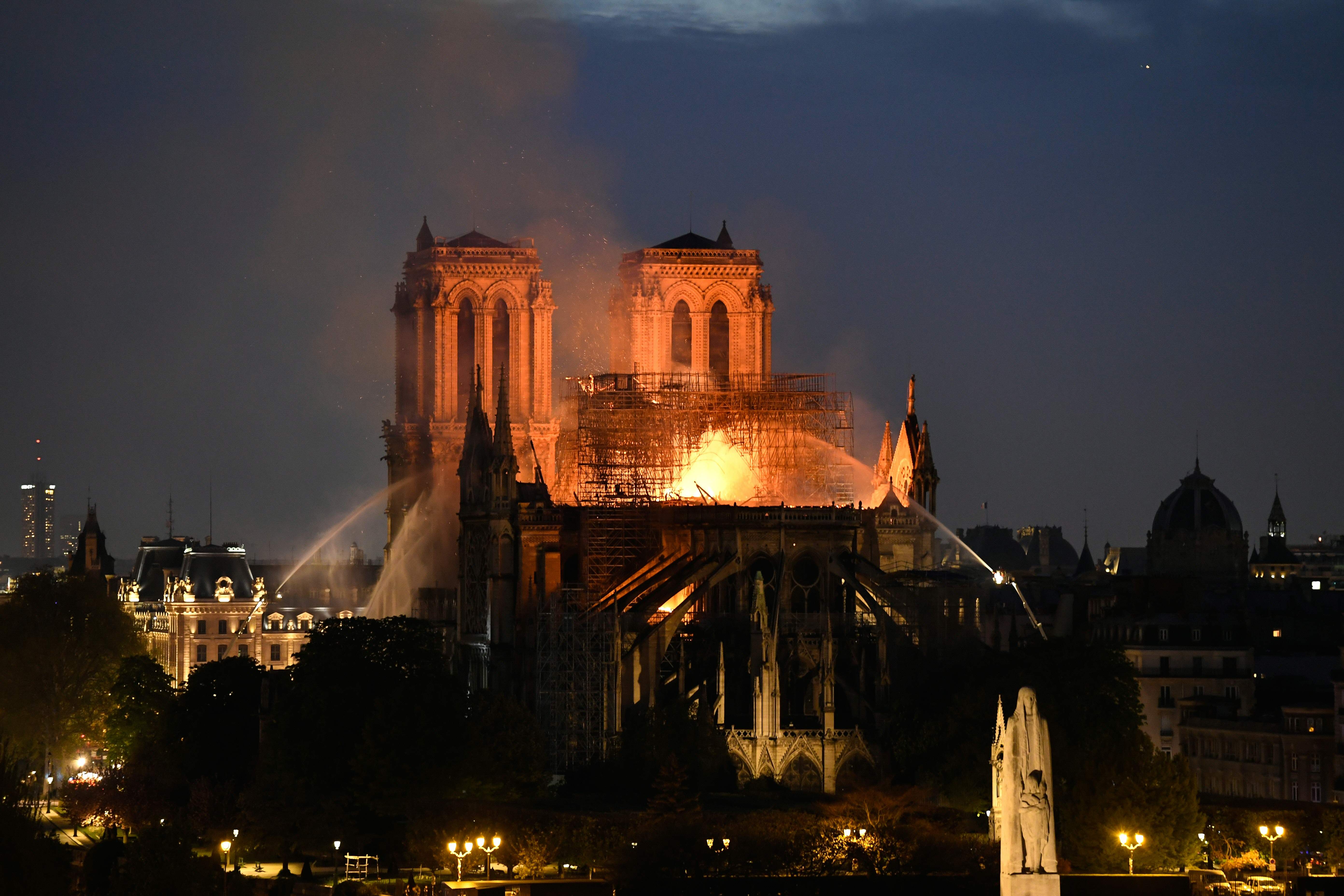 La catedral de Notre Dame, una joya arquitectónica, fue destruida por un incendio el pasado 15 de abril. (Foto Prensa Libre: AFP)