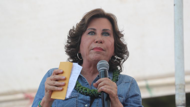 Sandra Torres, candidata presidencial de la UNE, durante un mitin en Nebaj, Quiché. (Foto Prensa Libre: Hemeroteca PL)