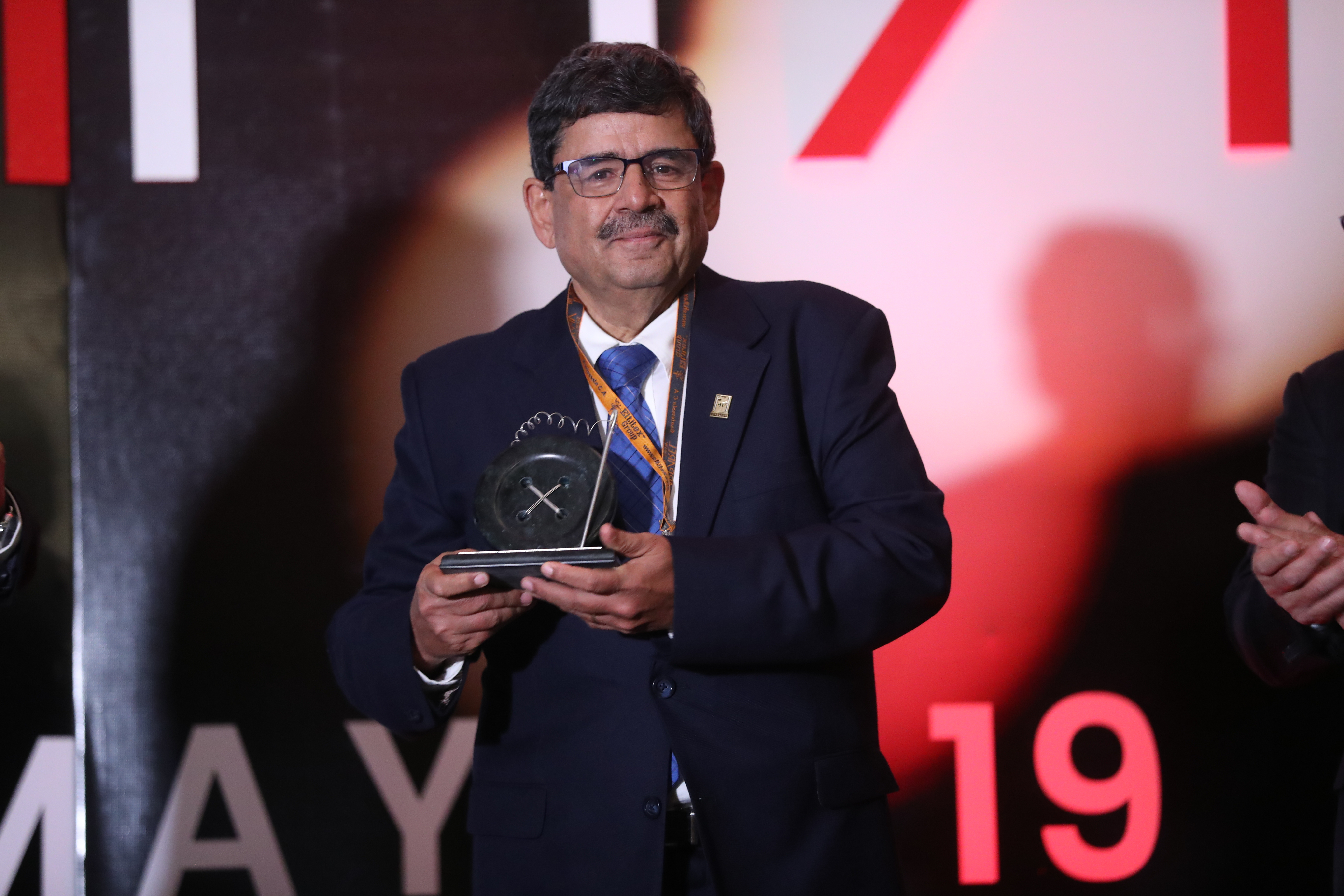 Roberto Zaid Zaid , empresario del grupo Imperial, recibió un reconocimiento por su trayectoria durante el Apparel Sourcing Show 2019. (Foto Prensa Libre: Esbin García)