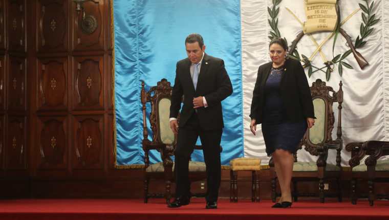 El presidente Jimmy Morales y la canciller Sandra Jovel son señalados por nombramientos anómalos. (Foto Prensa Libre: Hemeroteca PL)