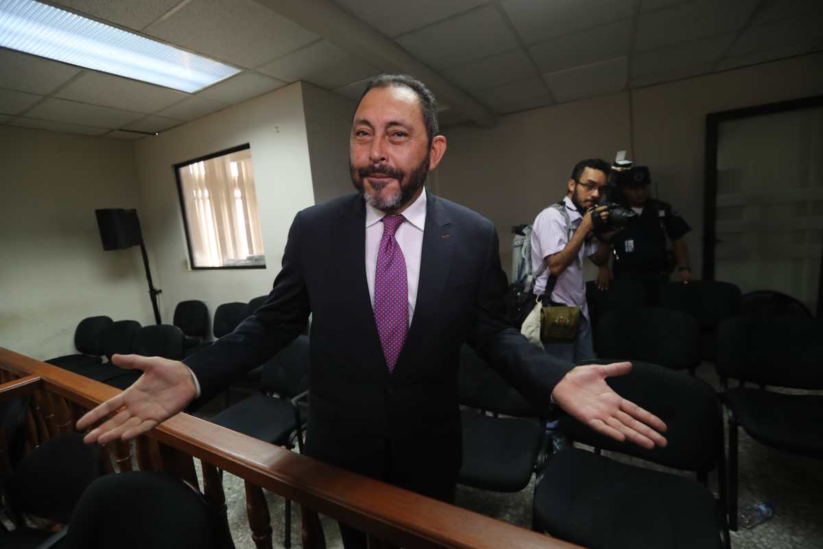 Sala propicia revés judicial al exministro de Gobernación Mauricio López Bonilla