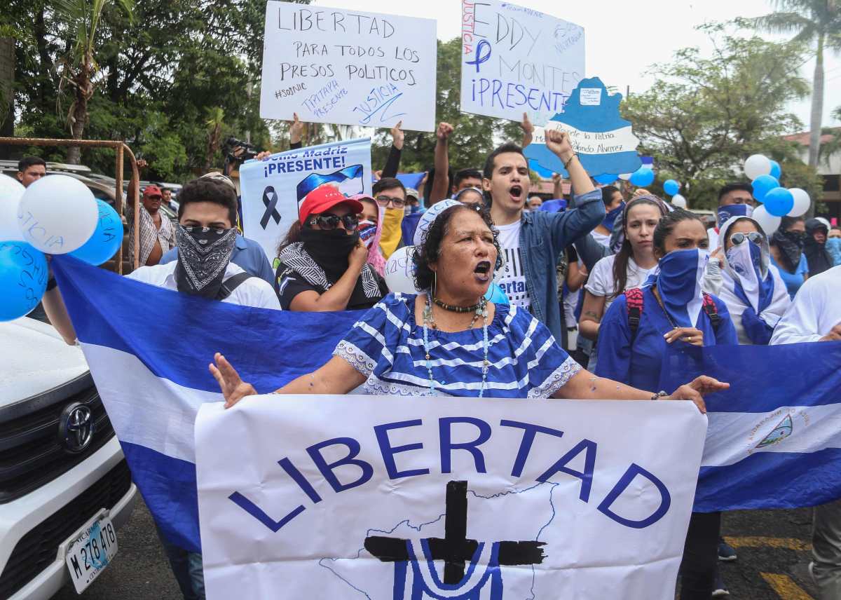 Protestan contra Ortega en Nicaragua, pese a amplio despliegue policial