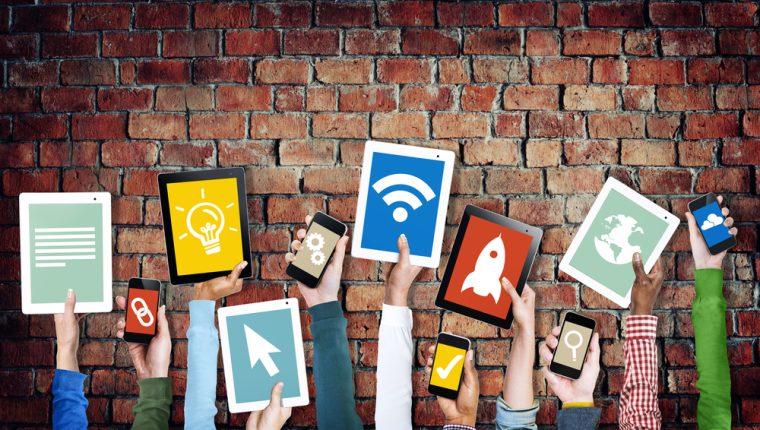 Los negocios en línea tienen auge de la mano de la modernización tecnológica y el cambio en la forma de demandar y ofrecer productos y servicios. (Foto Prensa Libre: Shutterstock)