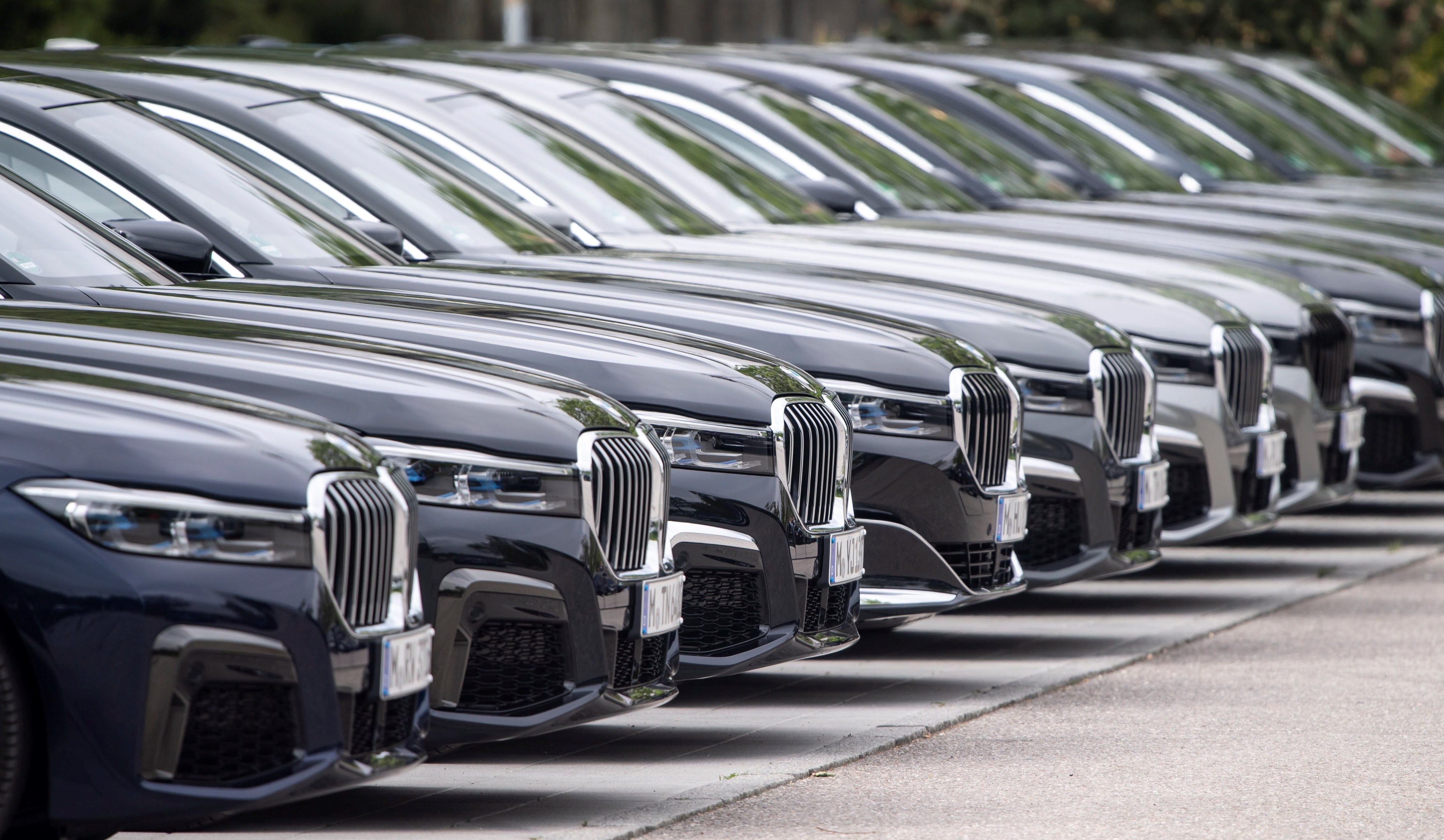 Donald Trump responsabiliza del declive del automotor de EE. UU. por competencia desleal extranjera. (Foto Prensa Libre: EFE)