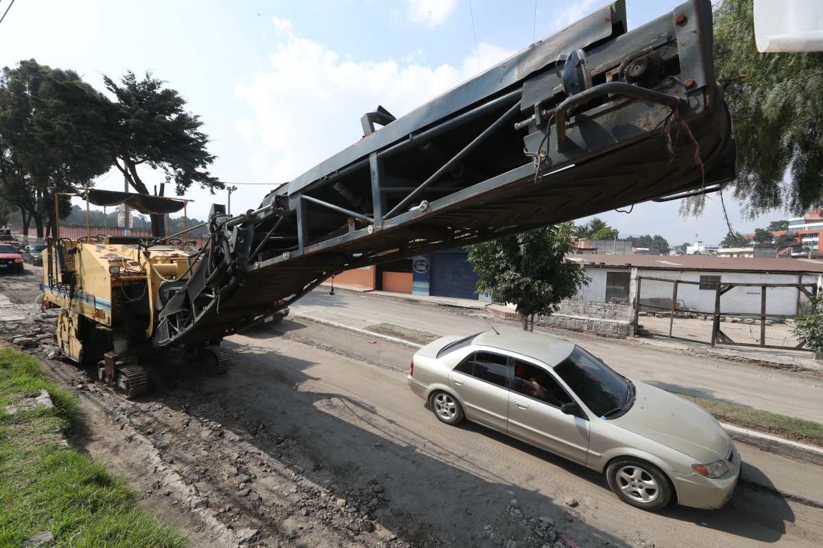 ¿Qué pasará con las calles de Xela donde la empresa H3 Guatemala levantó el asfalto y los trabajos no avanzan?