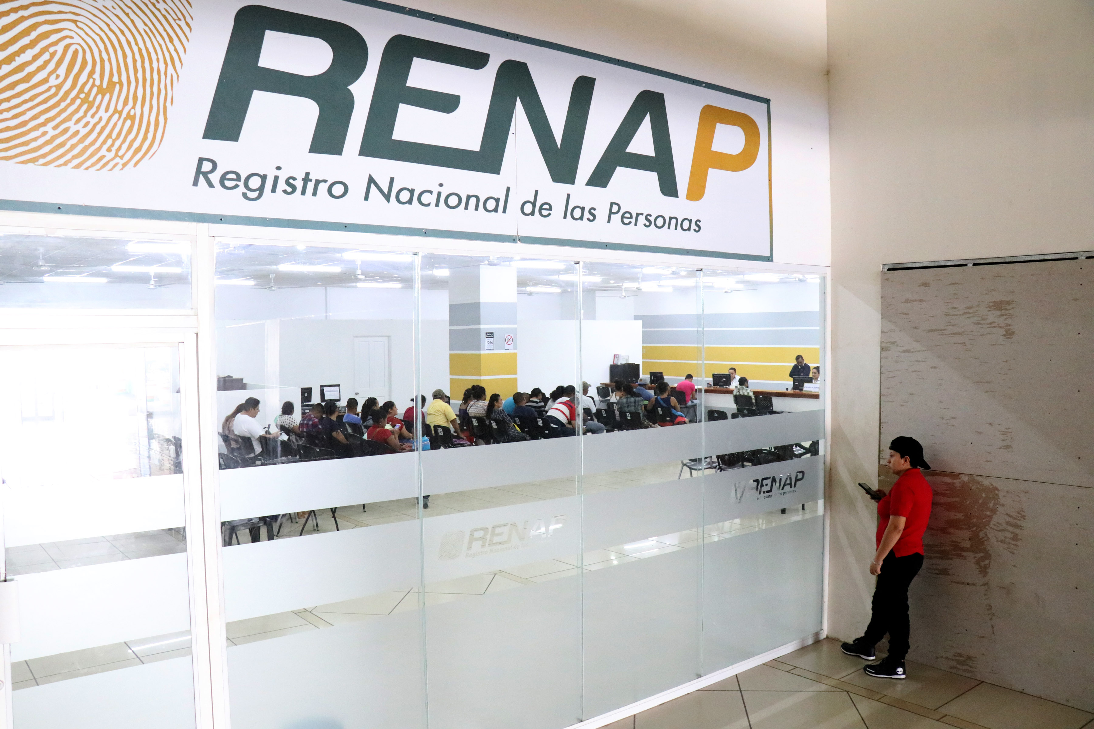 El asueto en el Renap se debe al aniversario del Sindicato del Registro Nacional de las Personas. (Foto Prensa Libre: César Hernández)