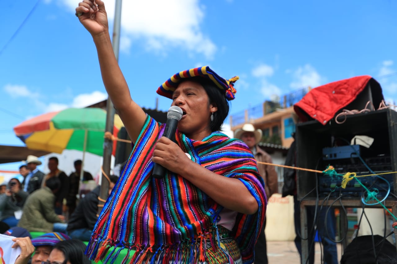 Thelma Cabrera, candidata a la presidencia por el MLP, visita San Carlos Sija, Quetzaltenango. (Foto Prensa Libre: Carlos Hernández)